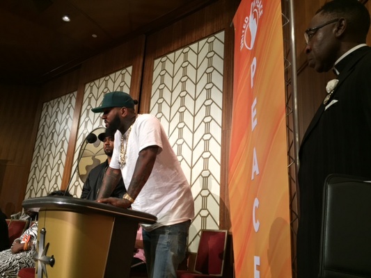 The Game meets with L.A. gangs in an effort to stop killings