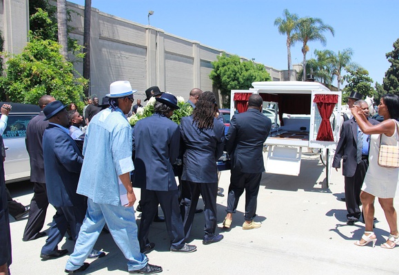 Compton activist offers her own money to find nephew's killer