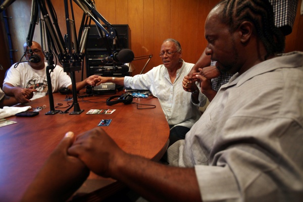 Radio show 'Gang Talk' takes on violence in South L.A.