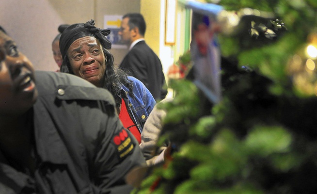 LAPD station brings victims' loved ones together in holiday tradition