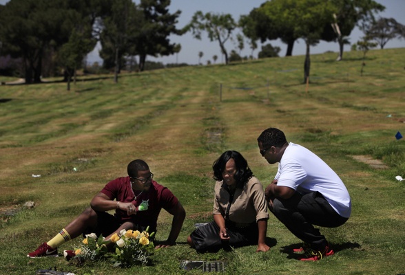 After her mom is murdered at a bus stop, a grief counselor finds her strength